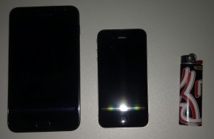 galaxy note vs iphone 4 300x195