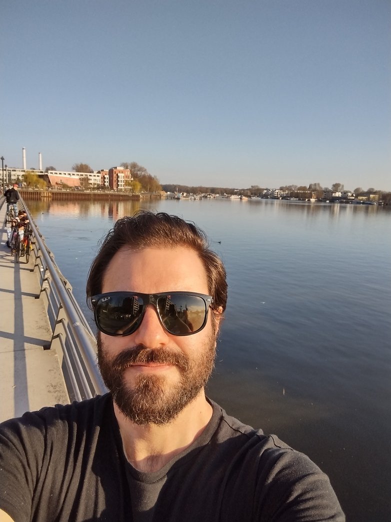 Motorola Moto G10 camera review selfie