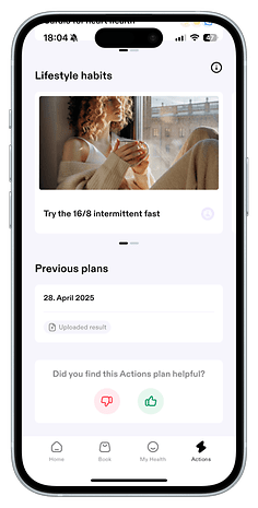 Ein Telefon, das die Aware-App mit Lebensgewohnheiten und einem Vorschlag für intermittierendes Fasten zeigt.