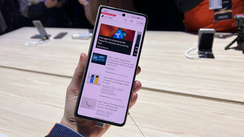 NextPit Honor Magic V screenMWC 2022