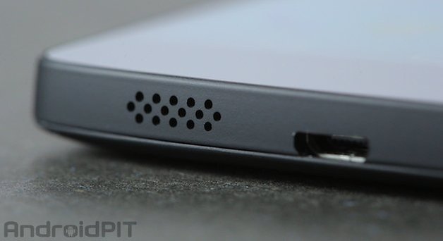 Nexus 5 unboxing microUSB speakers