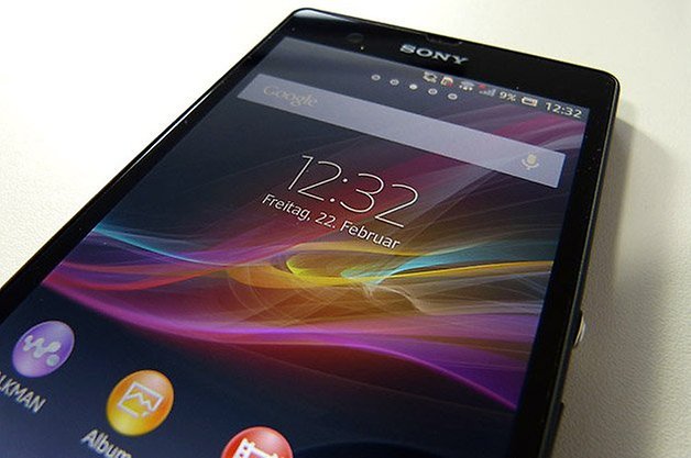 sony xperia z front display detail