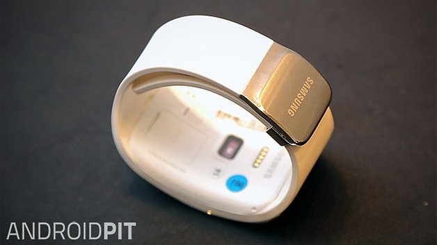 samsung gear s round closeup