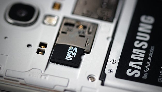 microsd galaxy s4 closeup