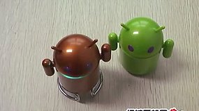 [Video] „Fanboy Stuff“ – Android Figur spielt MP3s und Radio