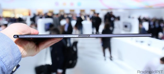 Sony Xperia Z2 Tablet – Dispositivo en la mano