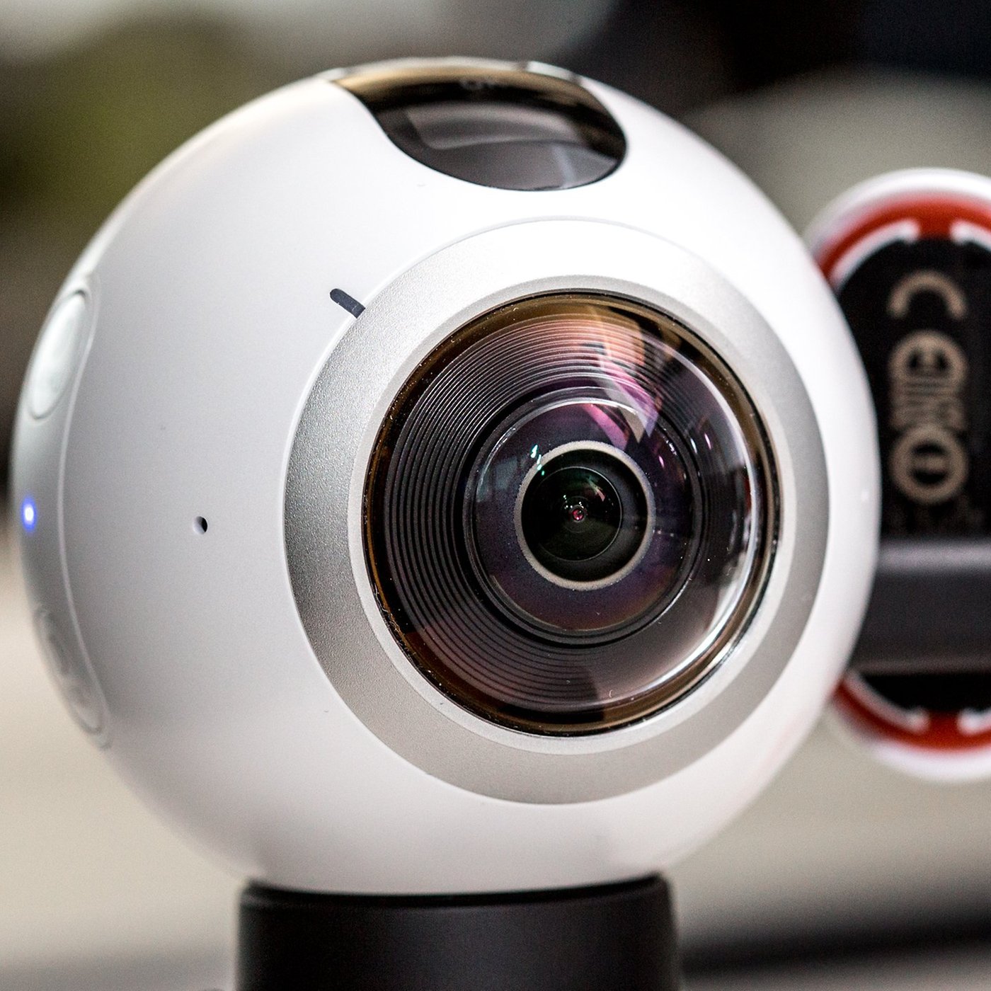 Tested: Samsung Gear 360 VR camera in Paris