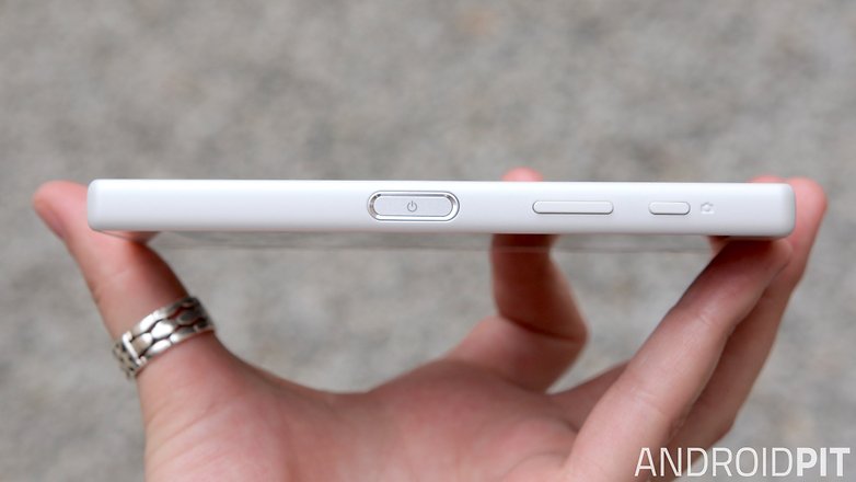 sony xperia z5 compact side
