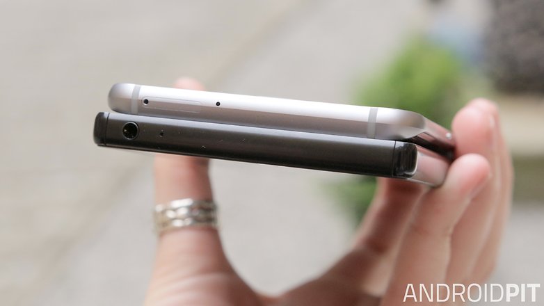 Sony Xperia Z5 premium vs Samsung Galaxy S6 edgeplus Side 3