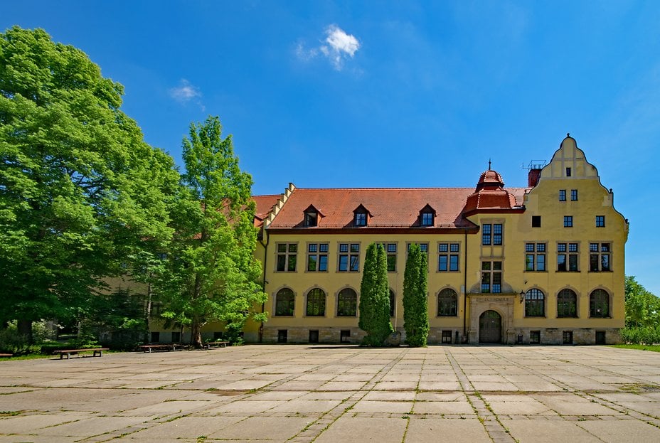 BadLauchstadtGoetheGymnasium01