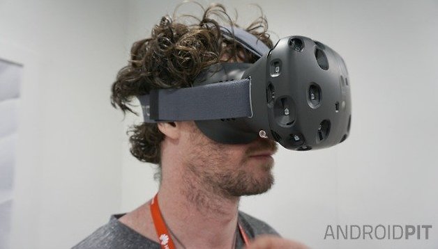 AndroidPIT HTC Vive VR headset side view wearing