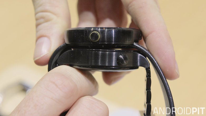 AndroidPIT Huawei Watch Moto 360 thickness comparison