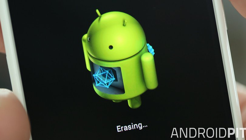 AndroidPIT Moto X erasing closeup