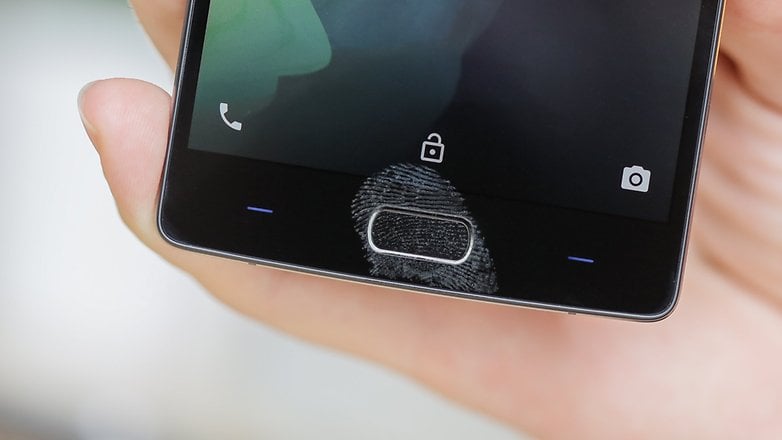 AndroidPIT OnePlus 2 fingerprint scanner super grubby