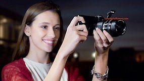 Sony QX1: Neue Bilder der Aufsteck-Kamera aufgetaucht