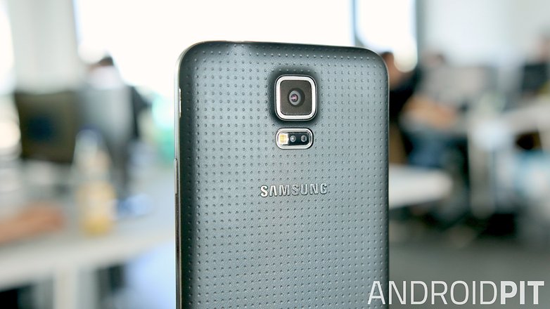 Samsung Galaxy S5 heart rate back camera