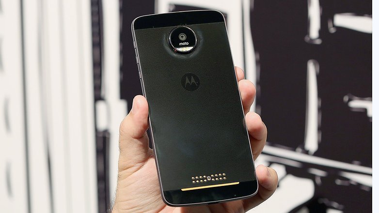 AndroidPIT back motoz