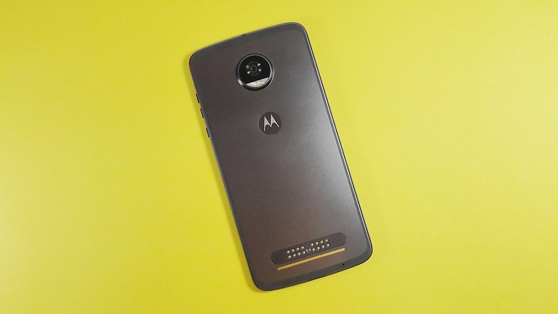 moto z2 play back review