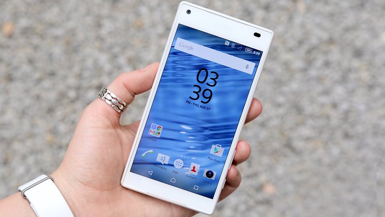 AndroidPIT sony xperia z5 compact front display