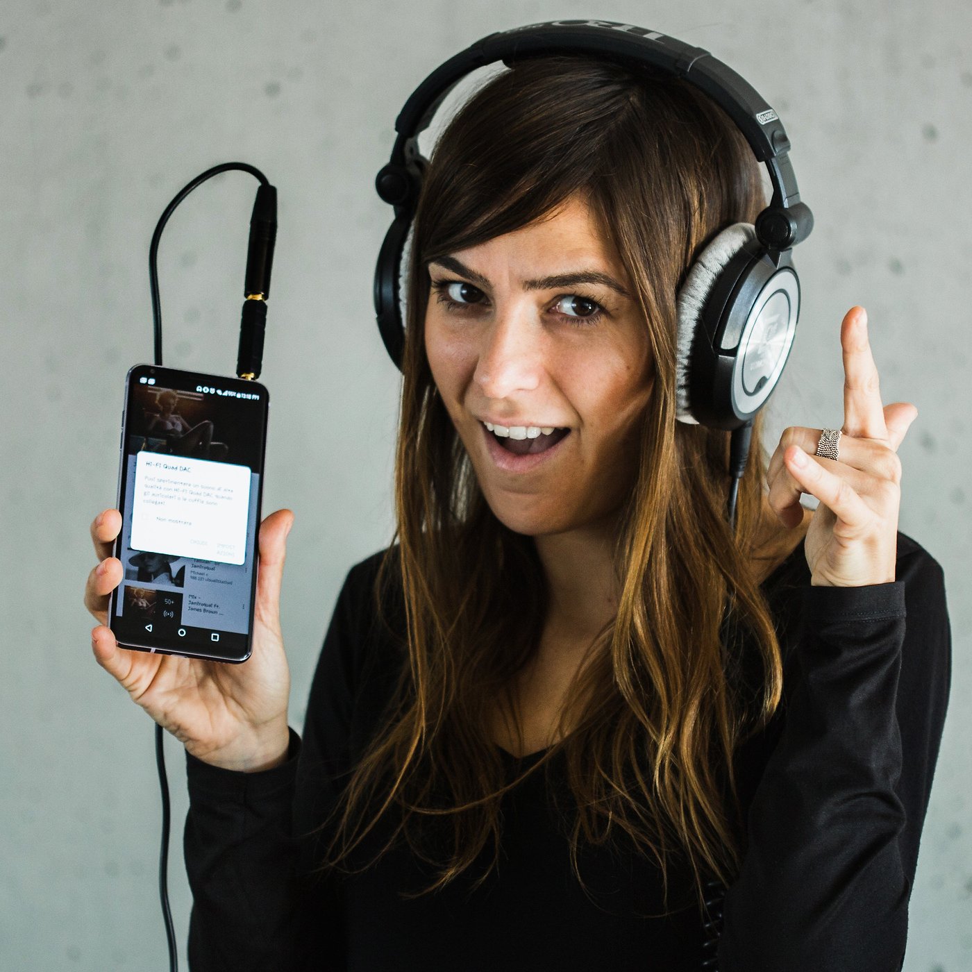 How to Improve Headphone Sound Quality in Android: Expert Tips 2 AndroidPIT Jessica LG V30 0633 w1400h1400 How to Improve Headphone Sound Quality in Android: Expert Tips