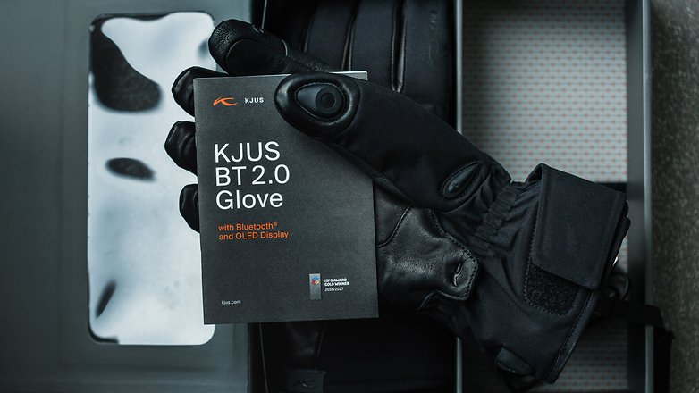 AndroidPIT kjus bluetooth glove 7030