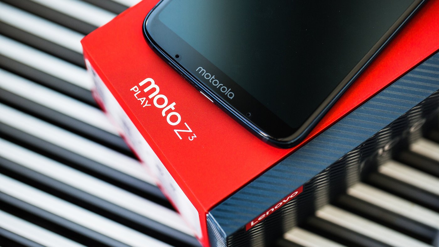Moto Z3 Play review: Playing it safe but where's the fun? Moto Z3 Play review: Playing it safe but where's the fun?