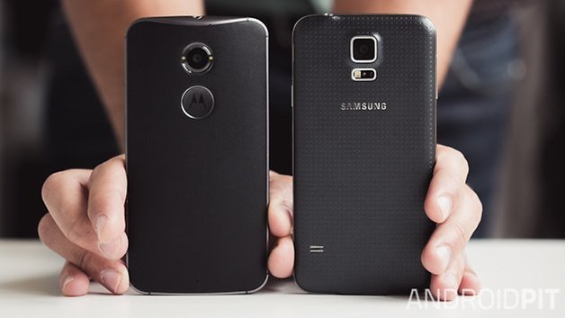 MotoX vs Samsung galaxy S5 back