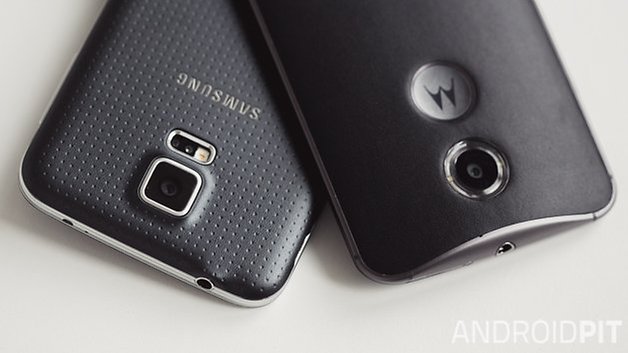 MotoX vs Samsung galaxy S5 cards camera