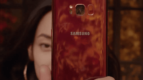 Il Galaxy S8 si tinge di rosso: è questo il nuovo colore trendy?