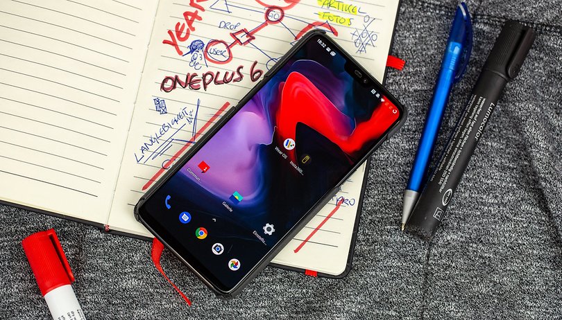 AndroidPIT oneplus 6 full front