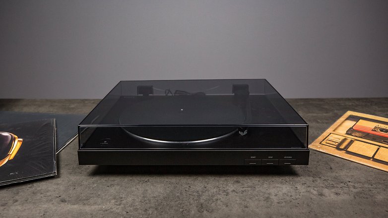 Sony PS-LX310BT Review: A Small Turntable With Sleek Design