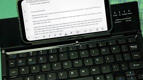 Review do teclado portátil sem fio CL-888: vale a pena trabalhar de um smartphone?