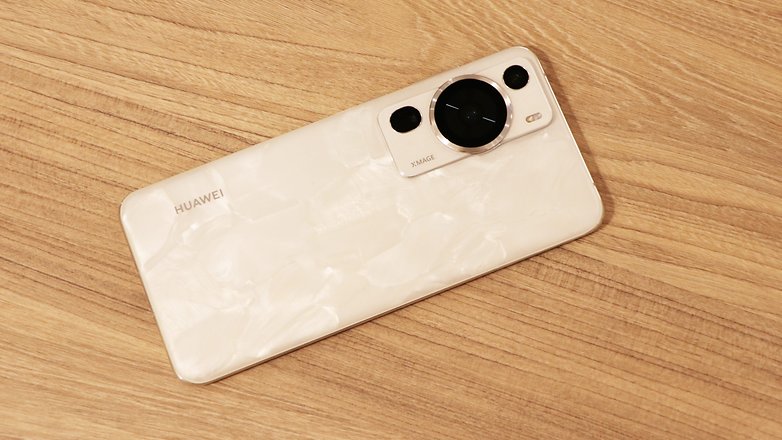 Huawei P60 Pro's back side