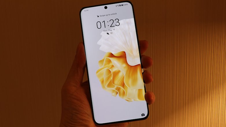 Huawei P60 Pro viewed from the front
