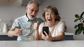 Finding the best smartphone for seniors: Three models compared!