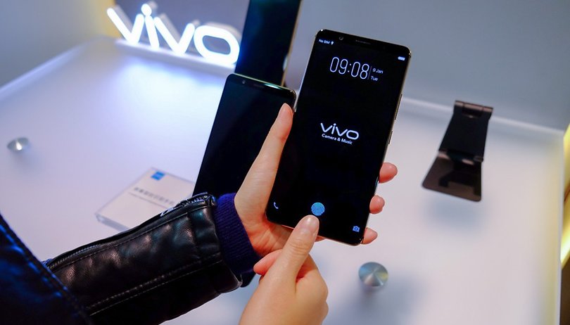 Vivo smartphone with in display fingerprint scanner CES 2018 1