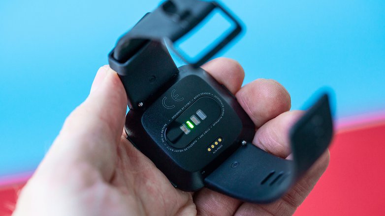 AndroidPIT fitbit versa sensor