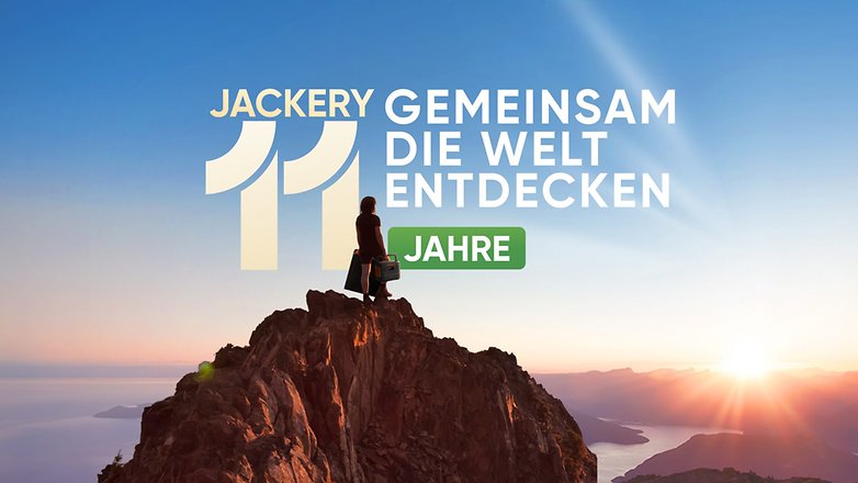 Jackery-Visual zu 11-jährigem Jubiläum, Person auf Berg mit Powerstation