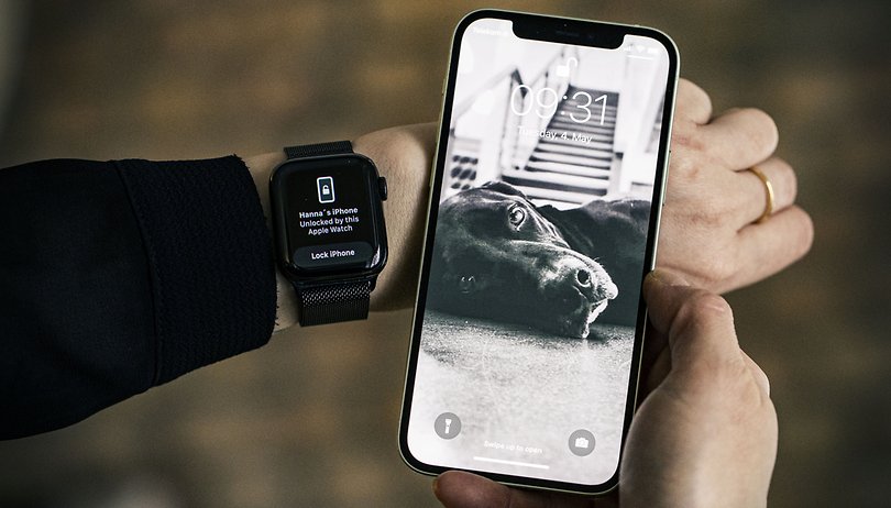 NextPit membuka kunci iphone dengan jam tangan epal