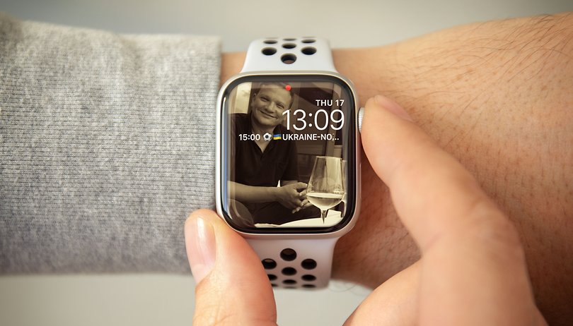 Apple Watch hub hrdina
