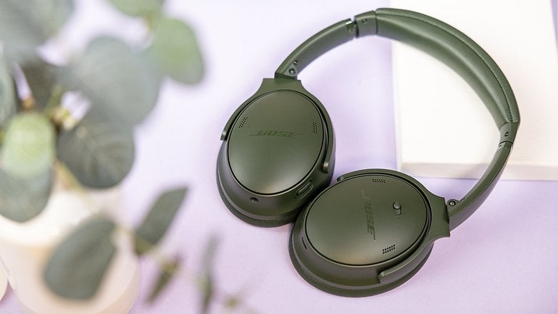 The Bose Quiet Comfort Headphones looks attractive in Cypress Green.