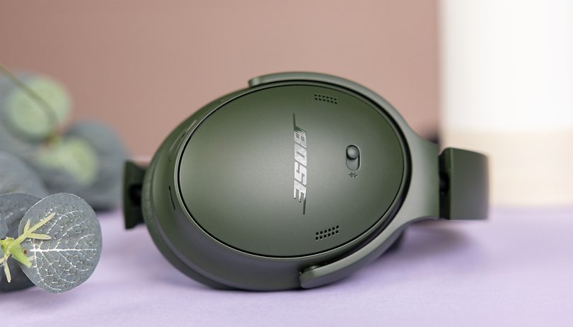 nextpit bose quiet comfort headphones outside