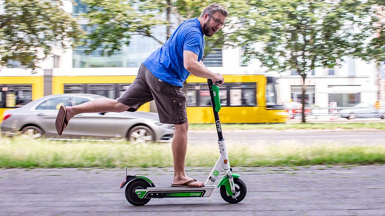 AndroidPIT e scooter rental steffen tram race