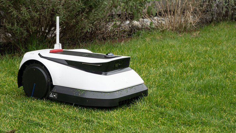 Top Robotic Lawnmowers Comparing the Best in the Market