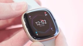 Prise en main de la Fitbit Sense 2: Une smartwatch qui n'a pas retenu la leçon