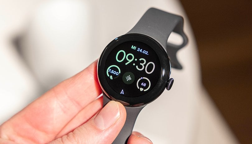 nextpit google pixel watch 2 tangan