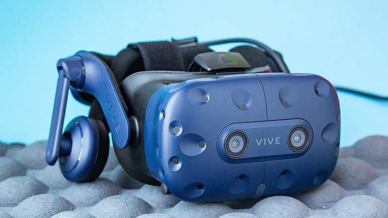 AndroidPIT htc vive pro отпред вляво