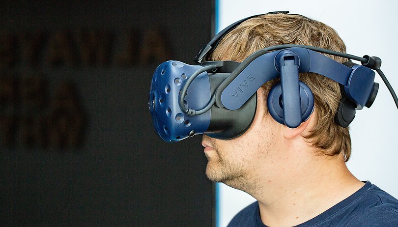 AndroidPIT htc vive pro side 3