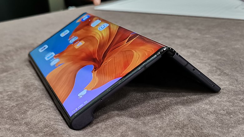 AndroidPIT huawei mate x top