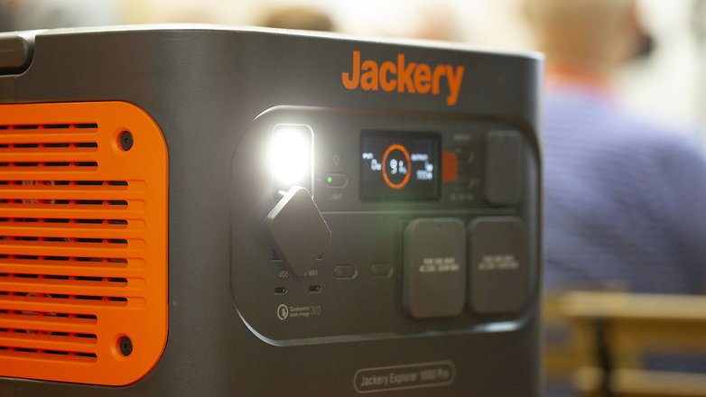 Jackery Explorer 1000 Pro Taschenlampe